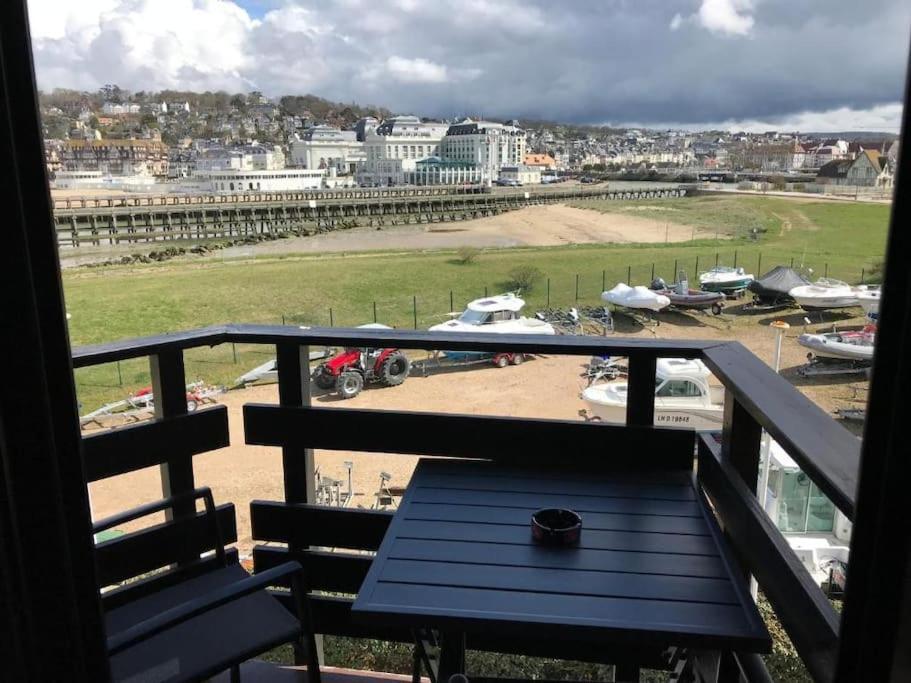 Le Cocooning-Studio Deauville Marina Avec Terrasse Vue Mer Et Plage Ngoại thất bức ảnh